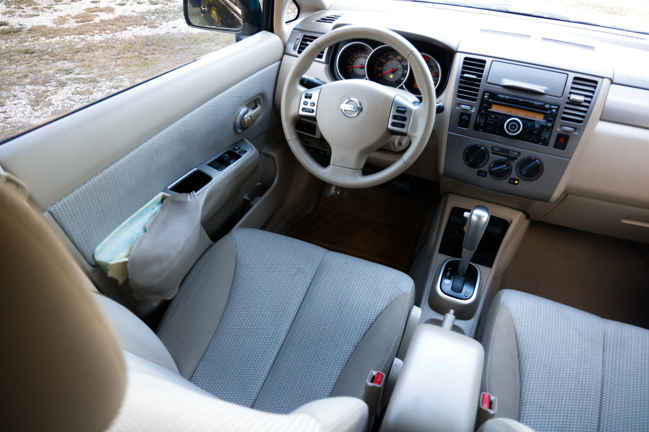 Used 2009 Nissan Versa 1.8 S w/ Convenience Pkg image 20