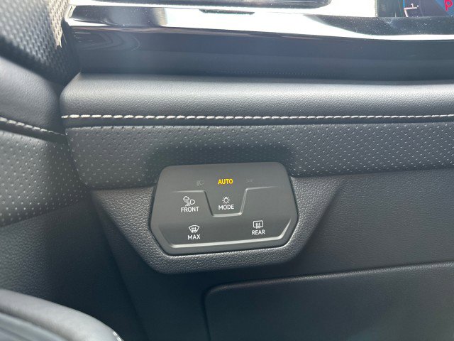 New 2025 Volkswagen Atlas Cross Sport SEL image 42