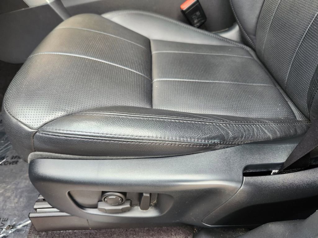 Used 2018 Land Rover Discovery HSE image 23