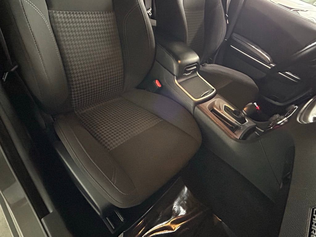 Used 2023 Dodge Charger SXT image 31