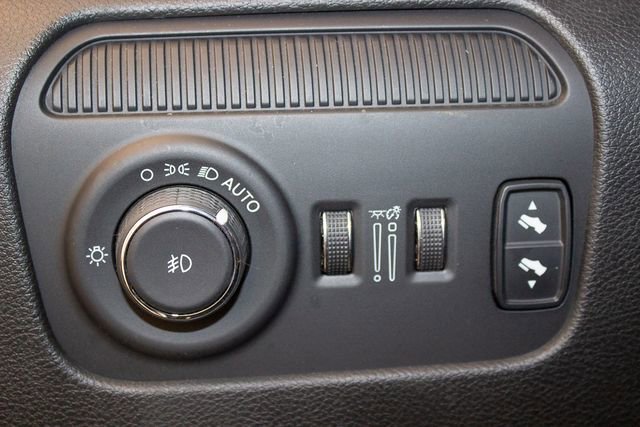 Used 2024 Jeep Wagoneer L Series II w/ Flexible Seating Group image 34