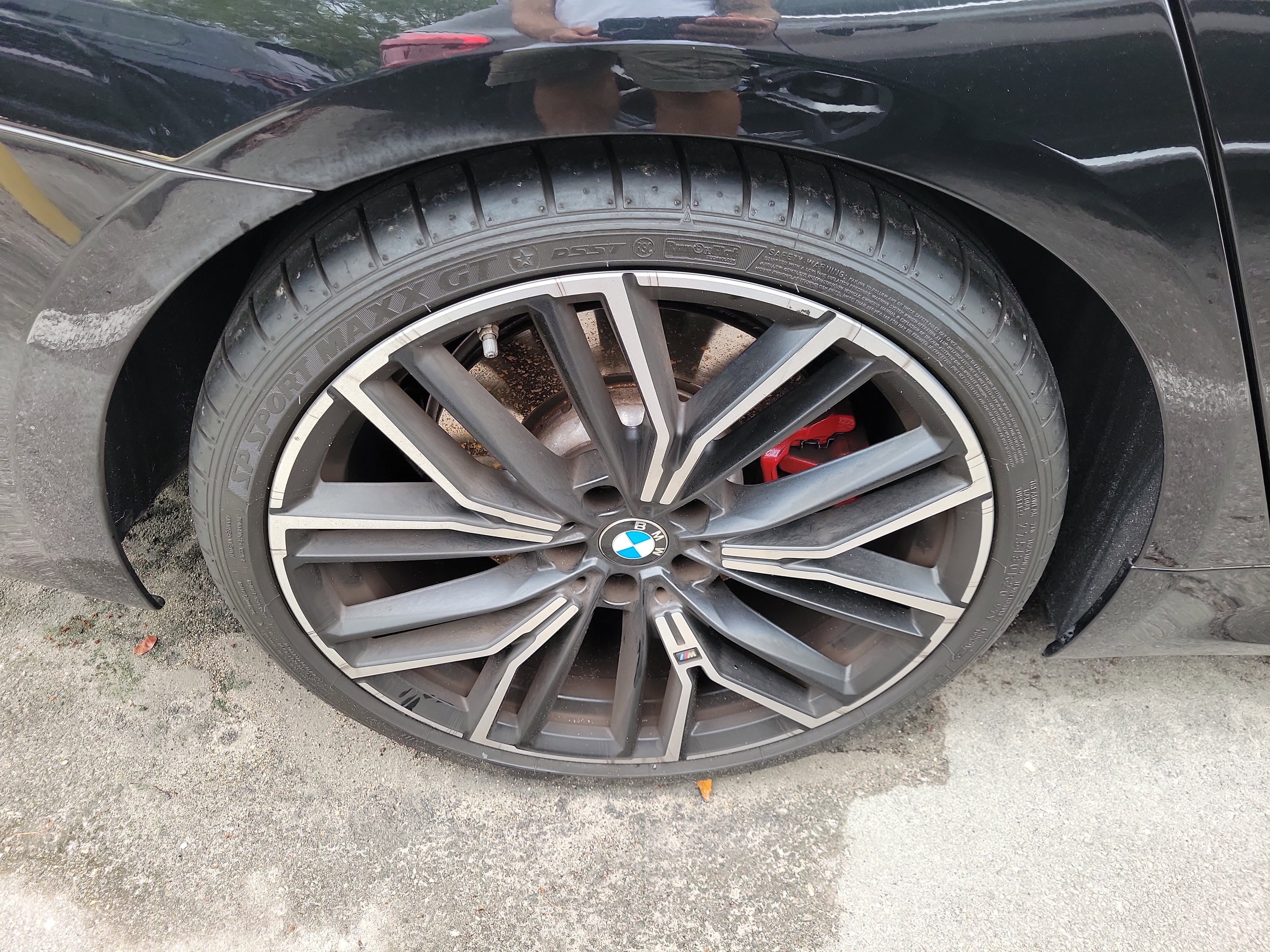 Used 2023 BMW 530i w/ M Sport Package RWD image 6