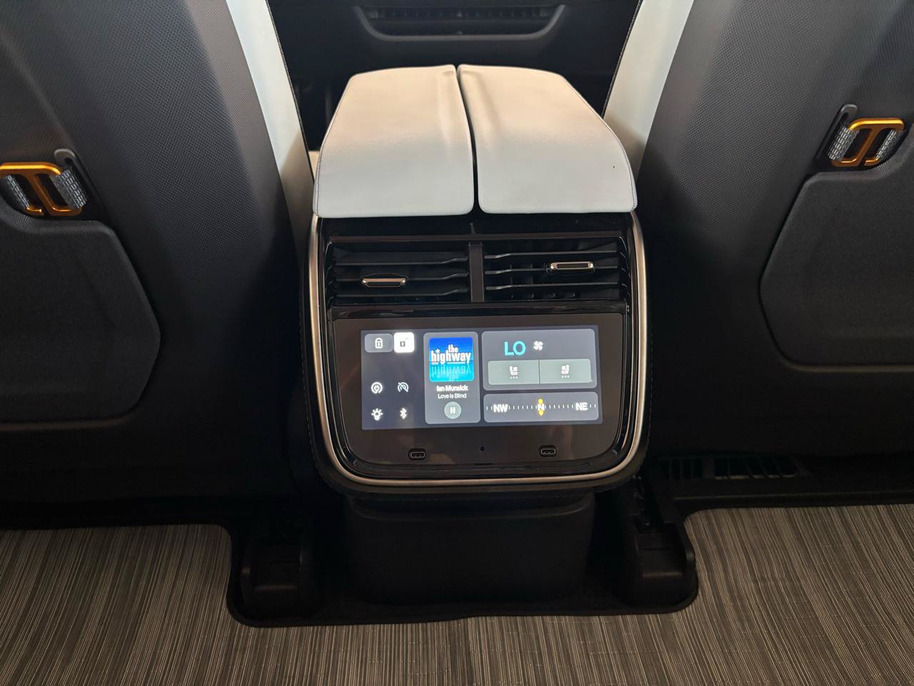Used 2024 Rivian R1S Adventure AWD/4WD image 20