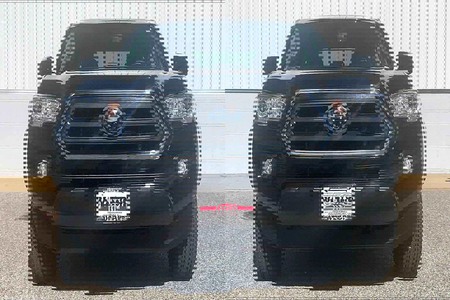 Used 2023 Toyota Tacoma SR5 AWD/4WD image 3