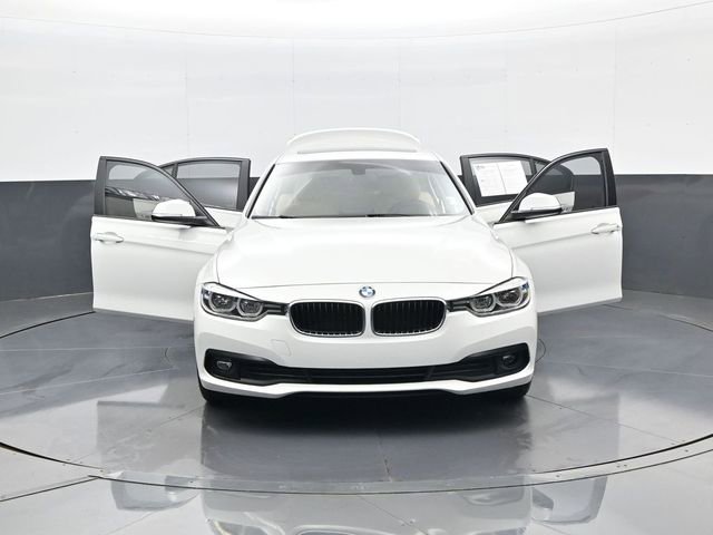 Used 2018 BMW 320i Sedan RWD image 31