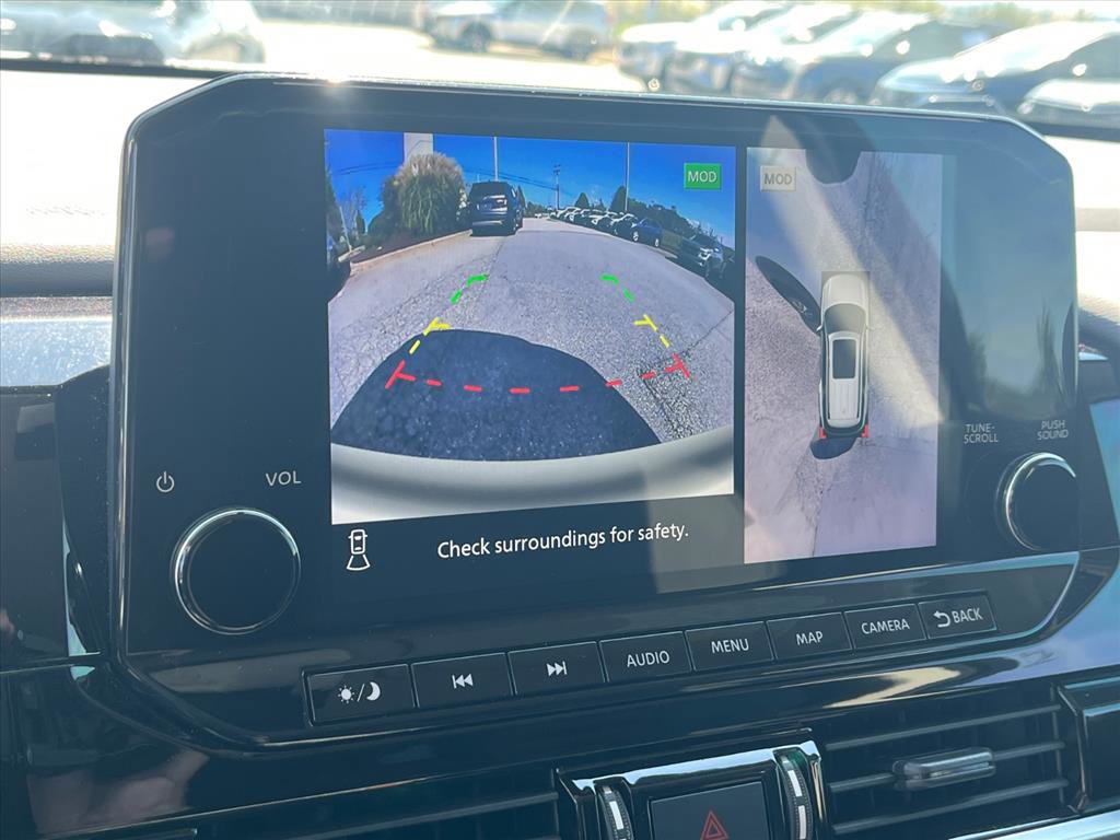 Used 2024 Nissan Pathfinder SL w/ Cargo Package image 10