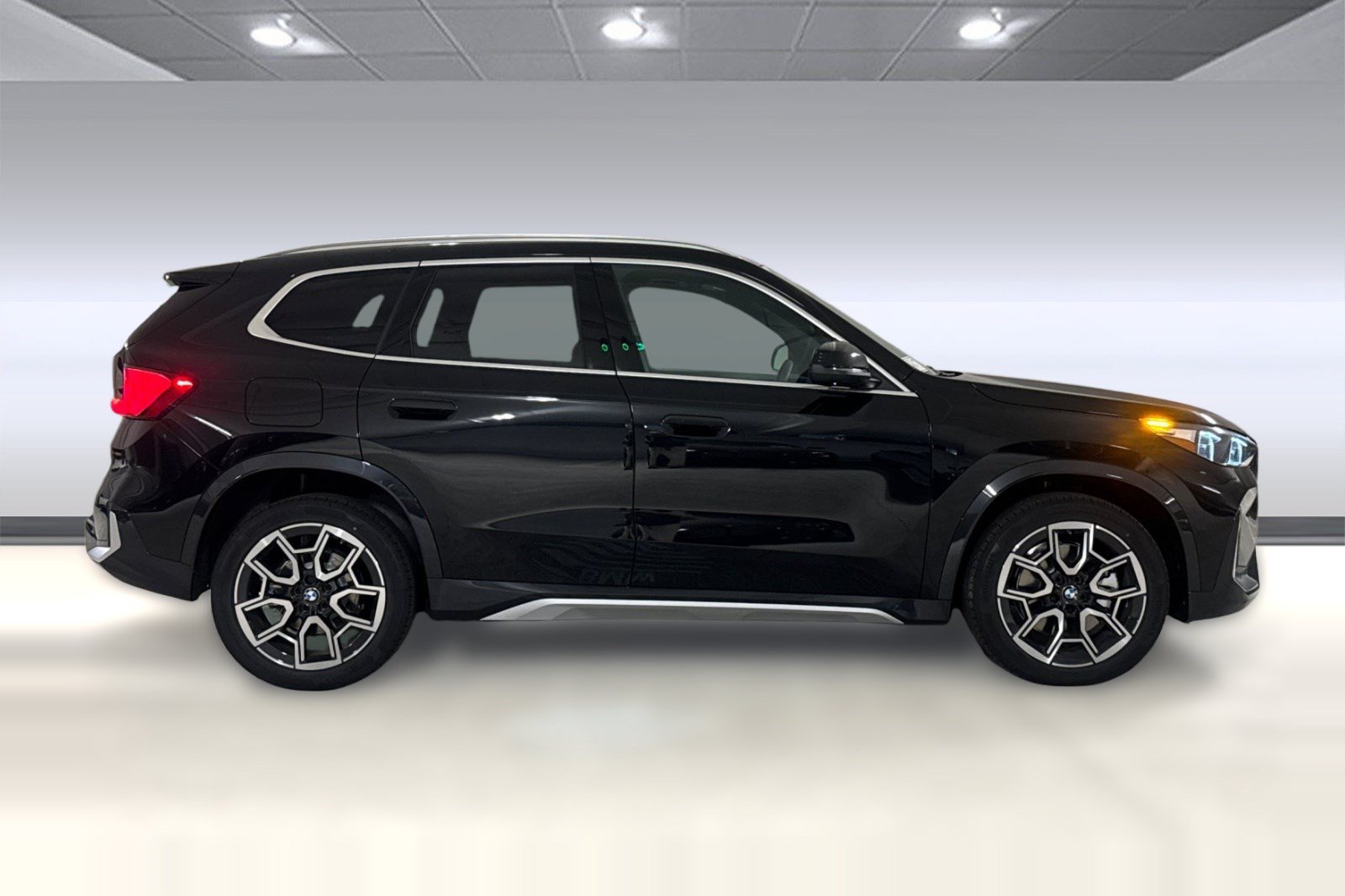 New 2026 BMW X1 xDrive28i w/ Technology Package AWD/4WD image 8