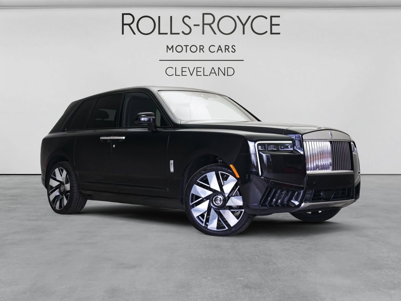 Certified 2025 Rolls-Royce Cullinan AWD/4WD image 1
