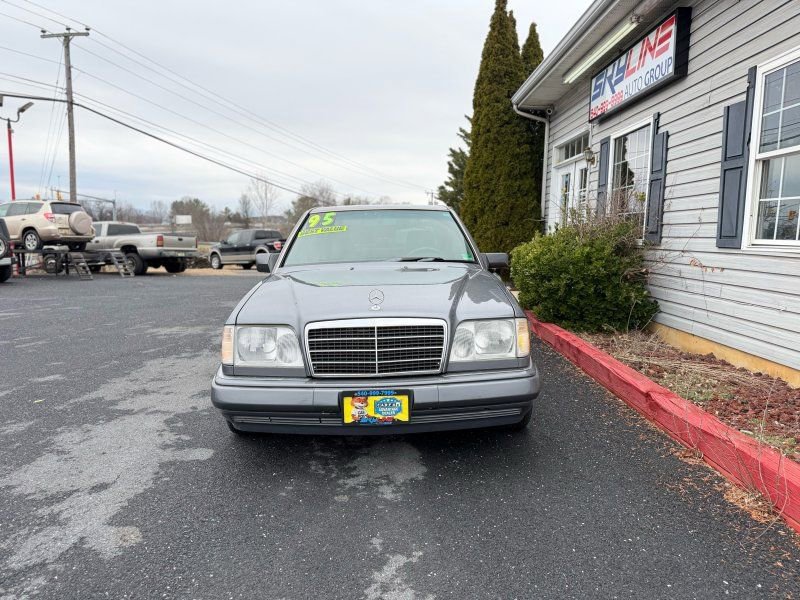 Used 1995 Mercedes-Benz E 320 Sedan image 4