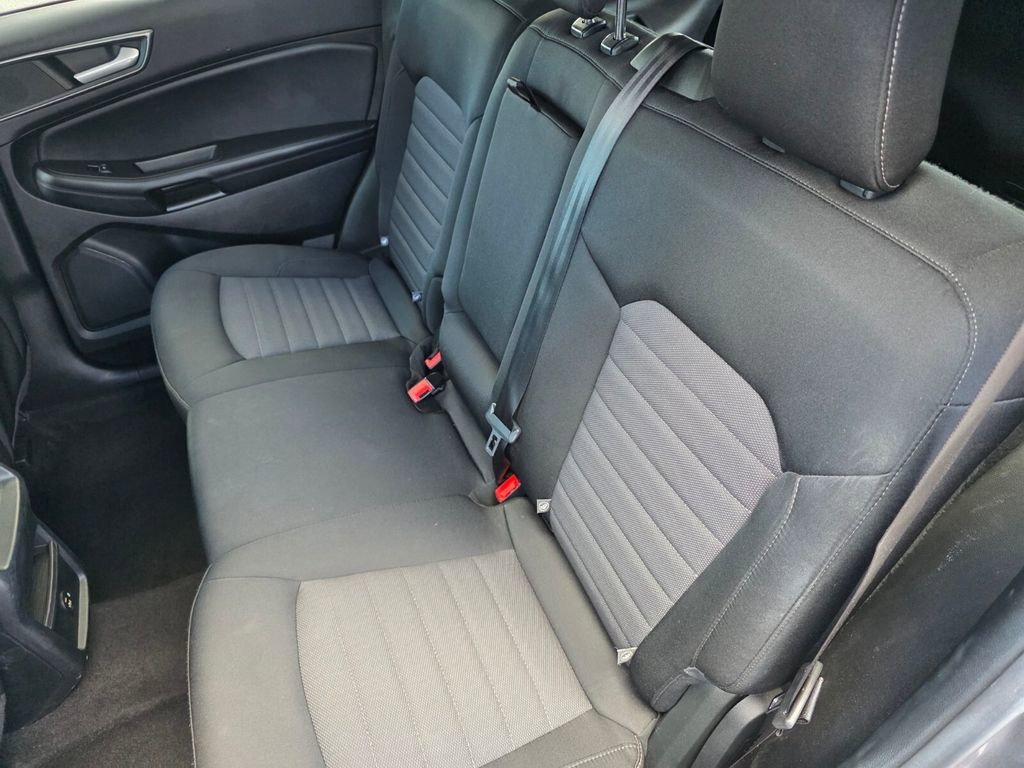 Used 2022 Ford Edge SE image 15