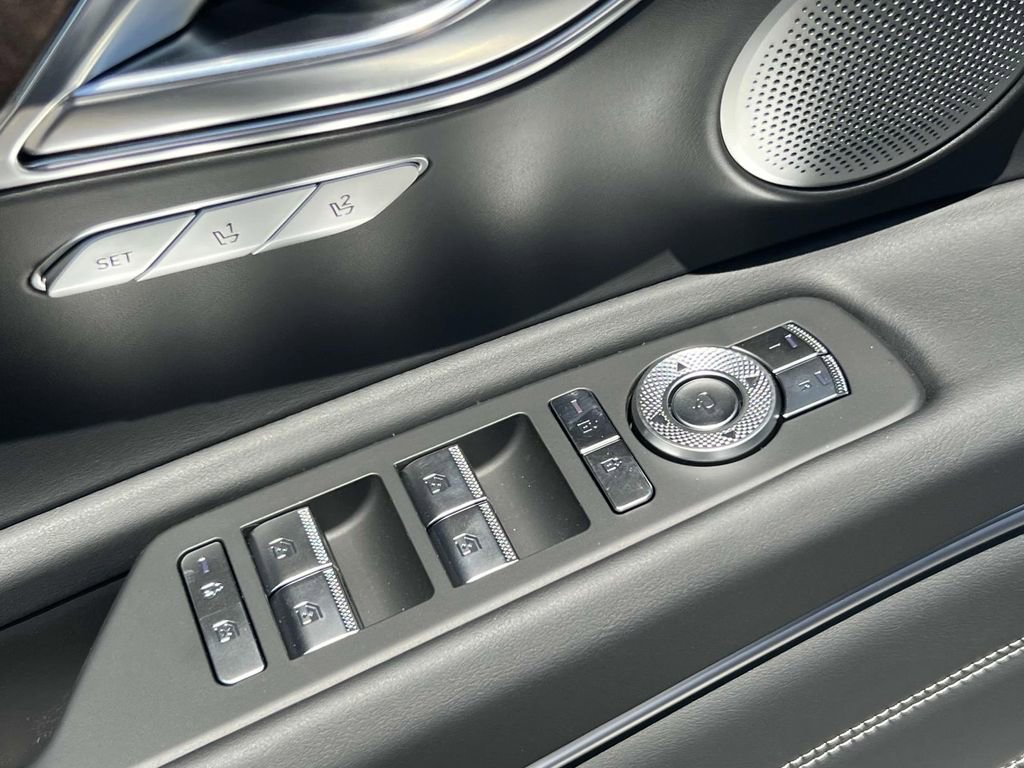 New 2025 Genesis GV80 2.5T Advanced image 14