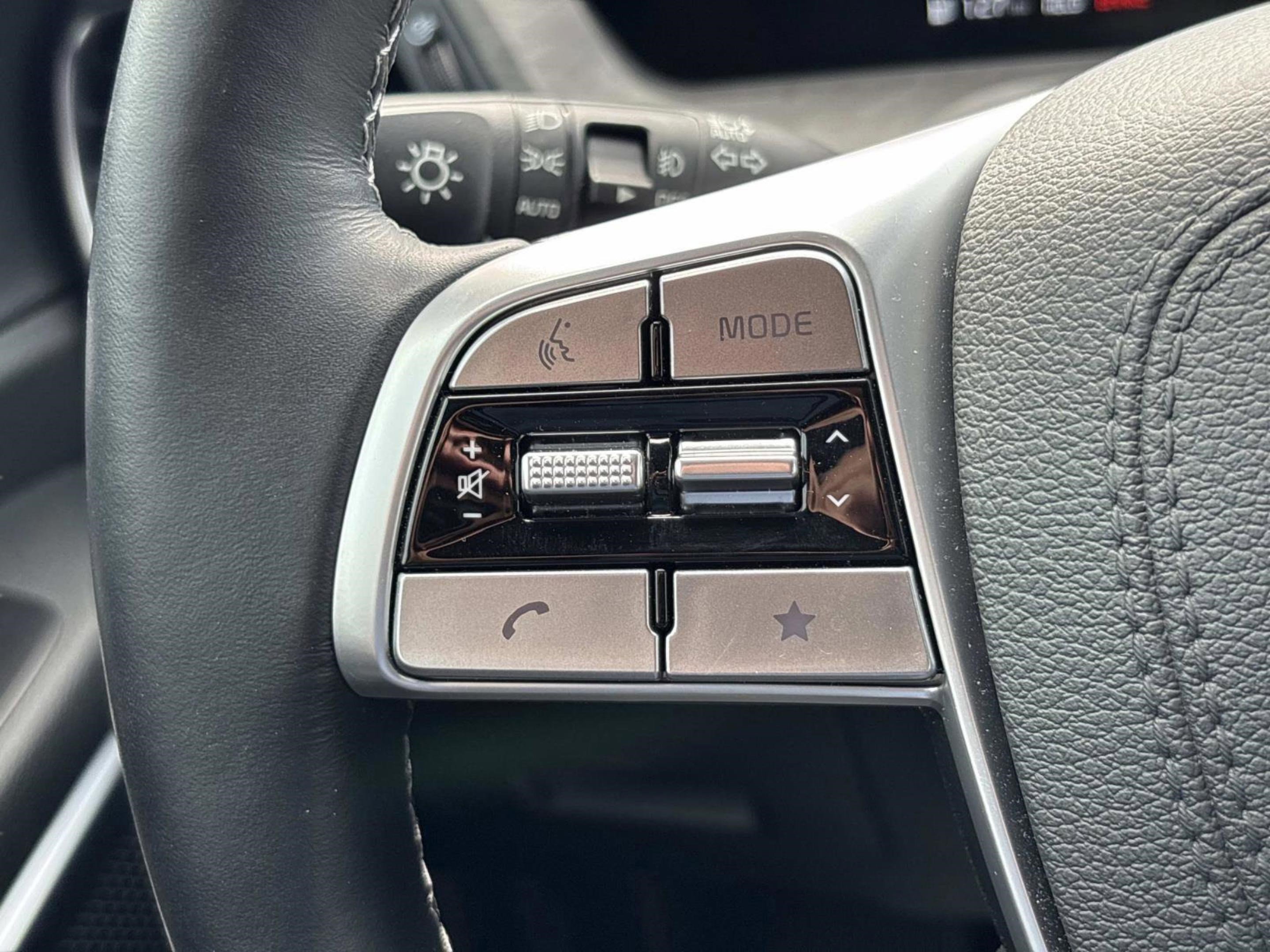 Used 2025 Kia Telluride SX Prestige X-Line image 31