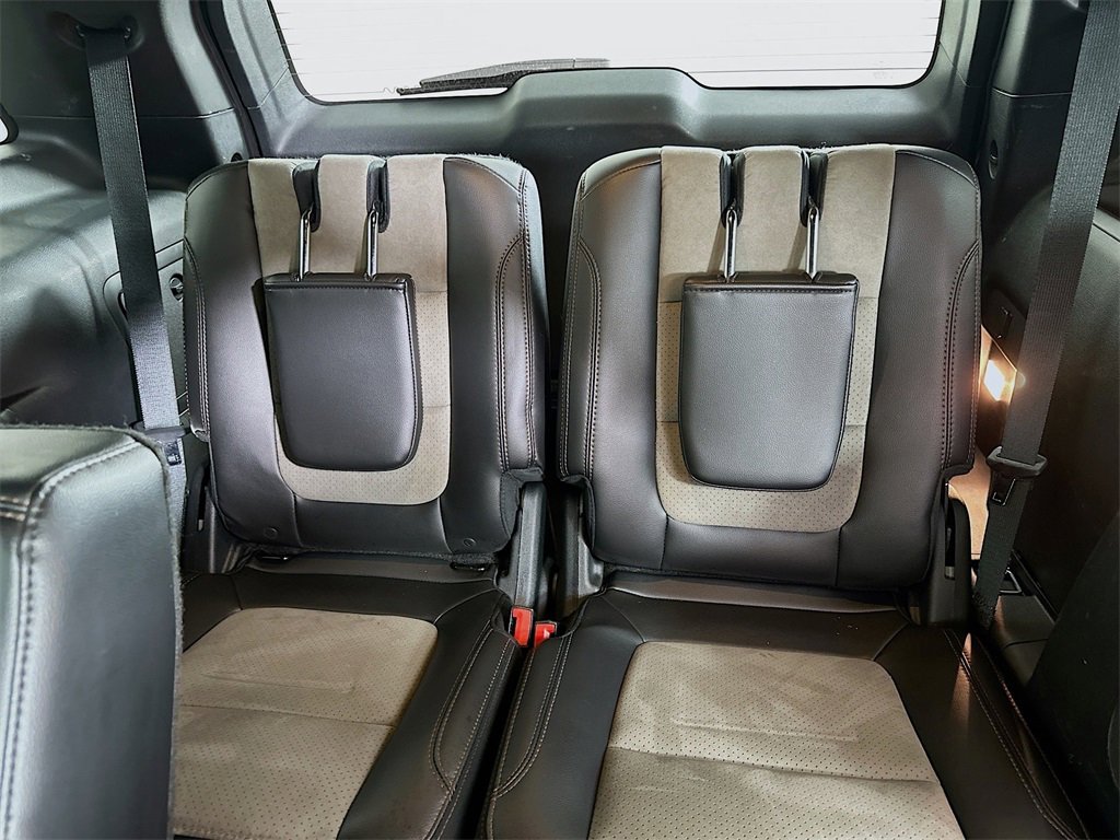Used 2017 Ford Explorer XLT w/ Equipment Group 202A image 26