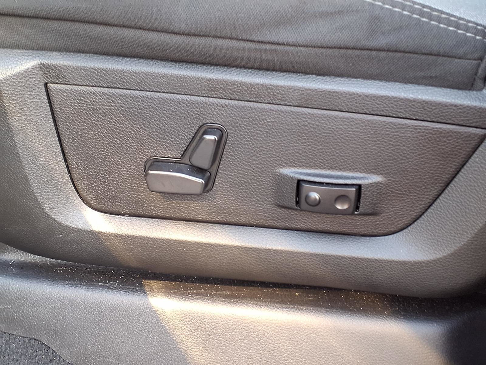 Used 2023 RAM 2500 Big Horn w/ Level 1 Equipment Group image 13