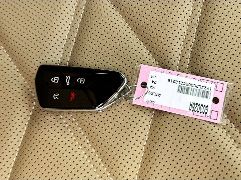 Used 2024 Volkswagen Atlas Cross Sport SE image 38