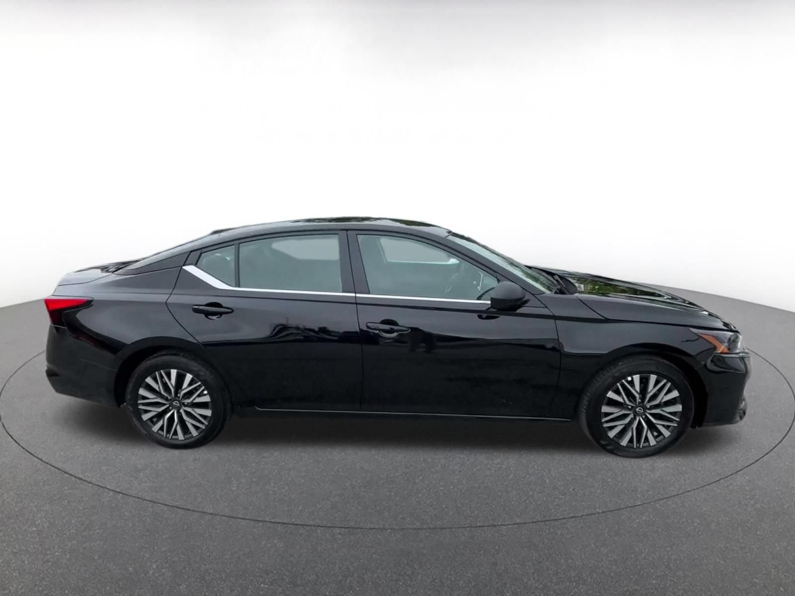 Used 2026 Nissan Altima 2.5 SV FWD image 13