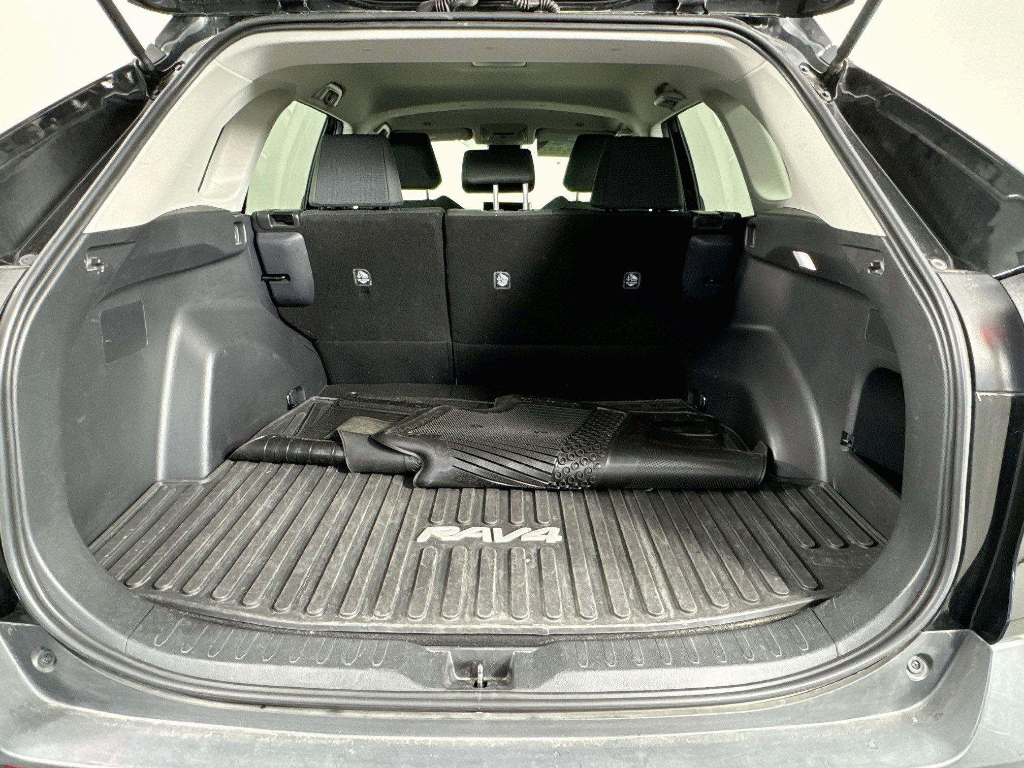 Certified 2025 Toyota RAV4 LE AWD/4WD image 25