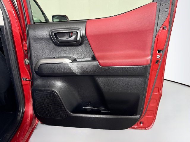 Used 2019 Toyota Tacoma SR5 RWD image 26