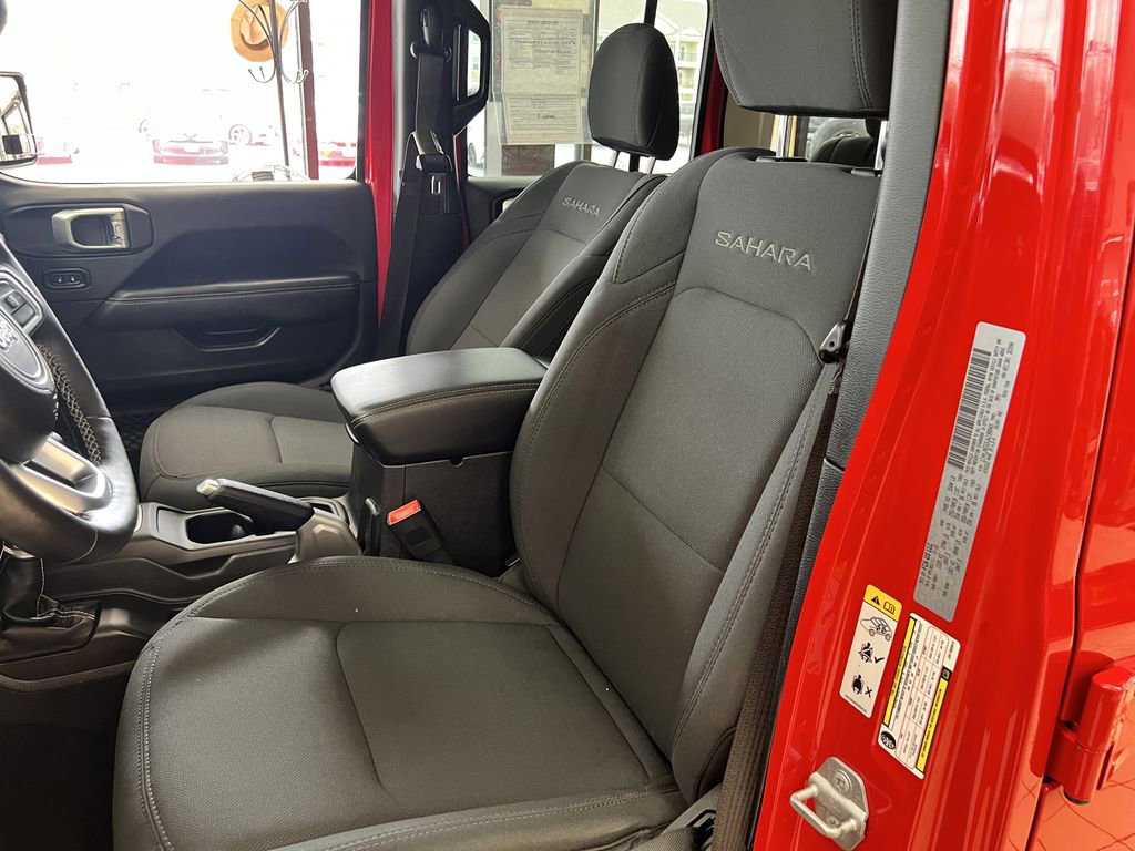 Used 2018 Jeep Wrangler Unlimited Sahara image 12
