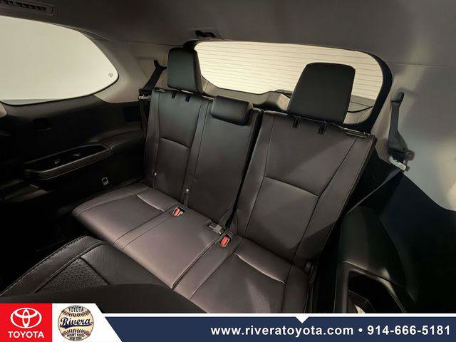 Certified 2024 Toyota Grand Highlander AWD image 18