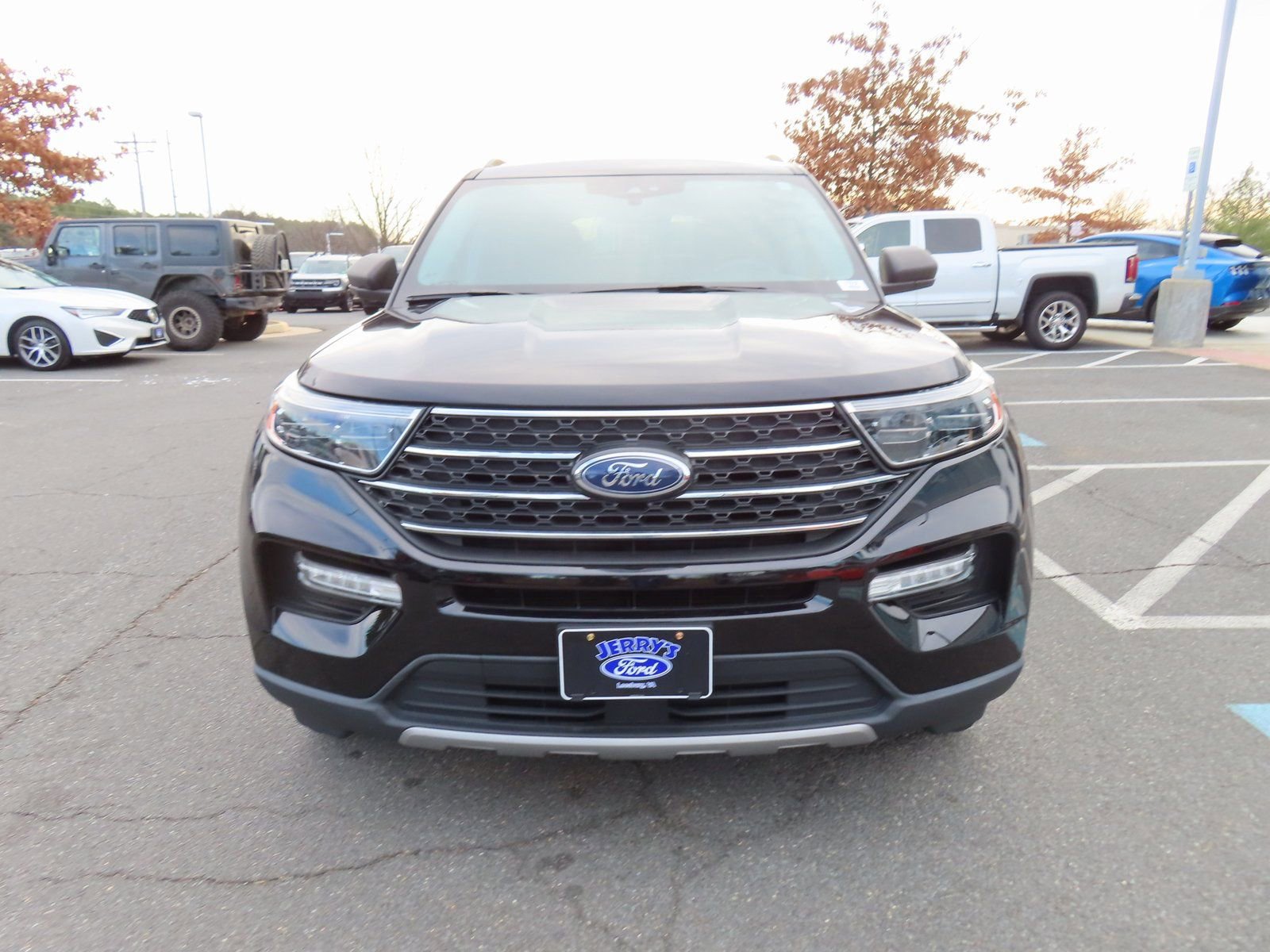 Used 2023 Ford Explorer XLT w/ Equipment Group 202A image 2