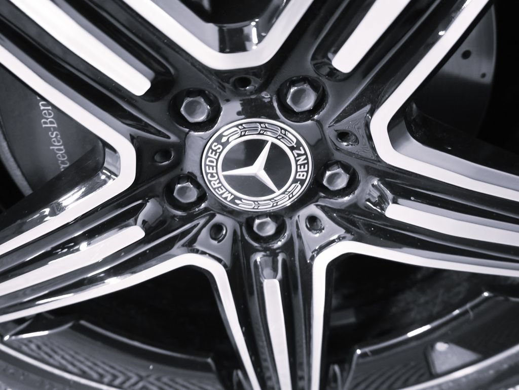 Certified 2025 Mercedes-Benz GLE 450e 4MATIC image 8