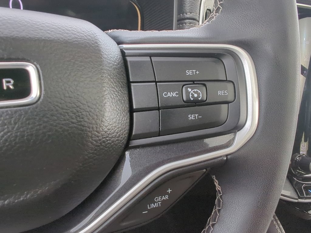 Used 2022 Jeep Wagoneer Series I w/ Premium Group I AWD/4WD image 36