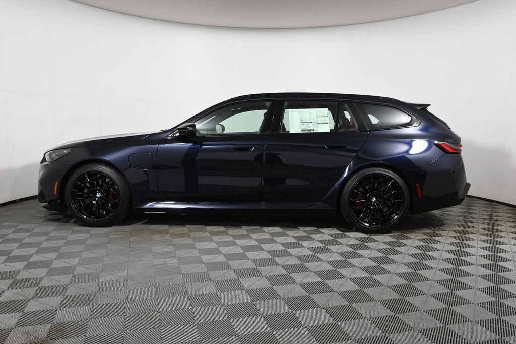 New 2027 BMW M5 Touring AWD/4WD image 2
