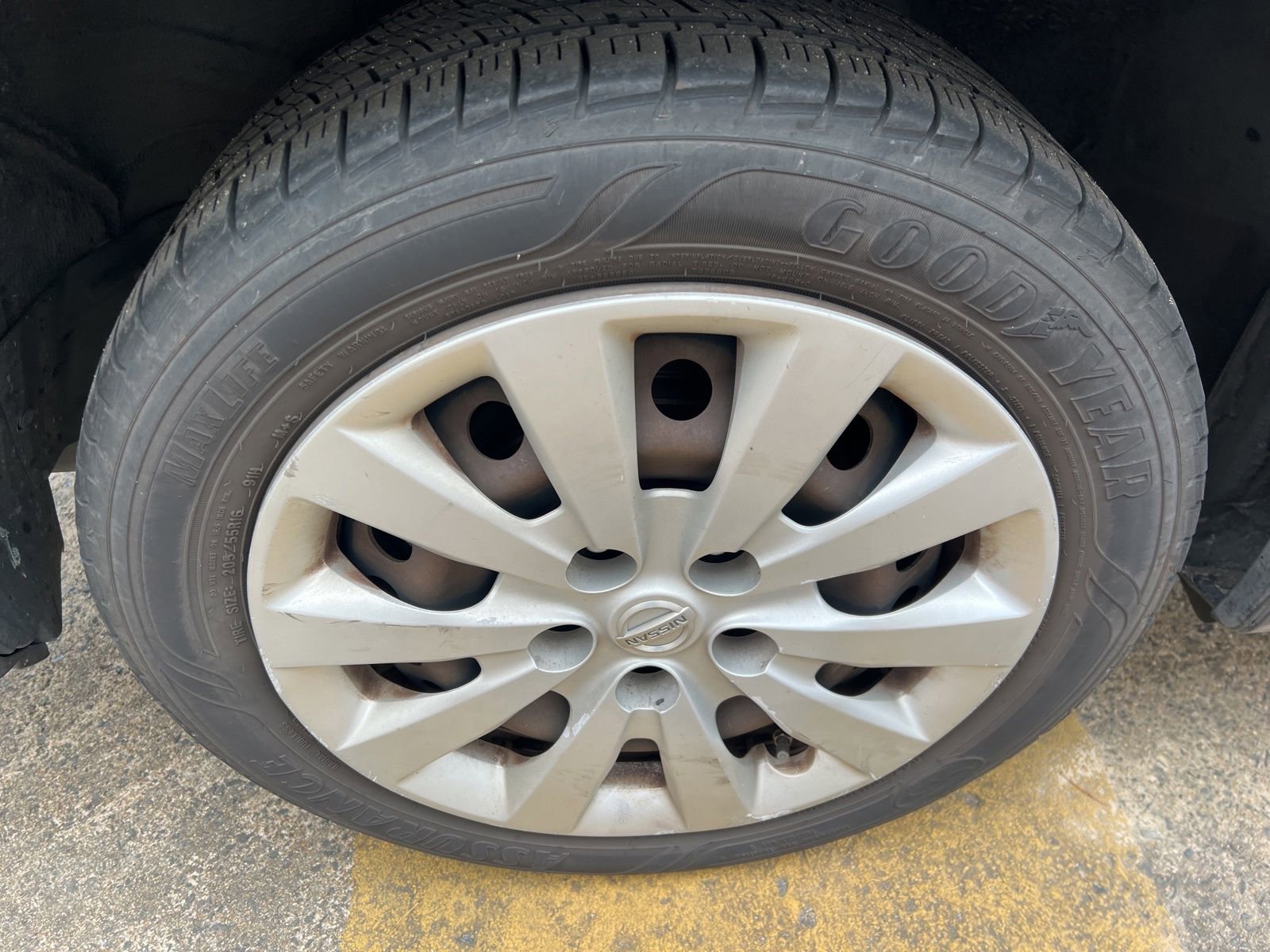 Used 2014 Nissan Sentra S image 27