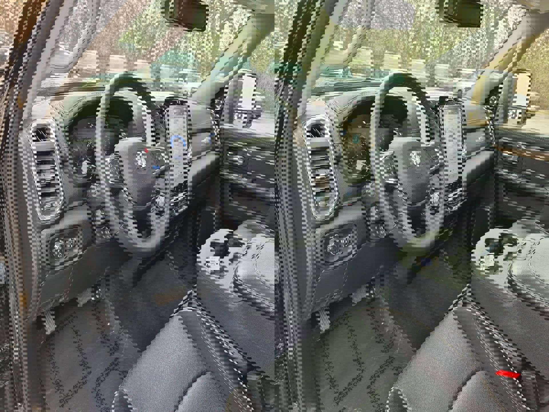 Used 2024 RAM 2500 Laramie image 11