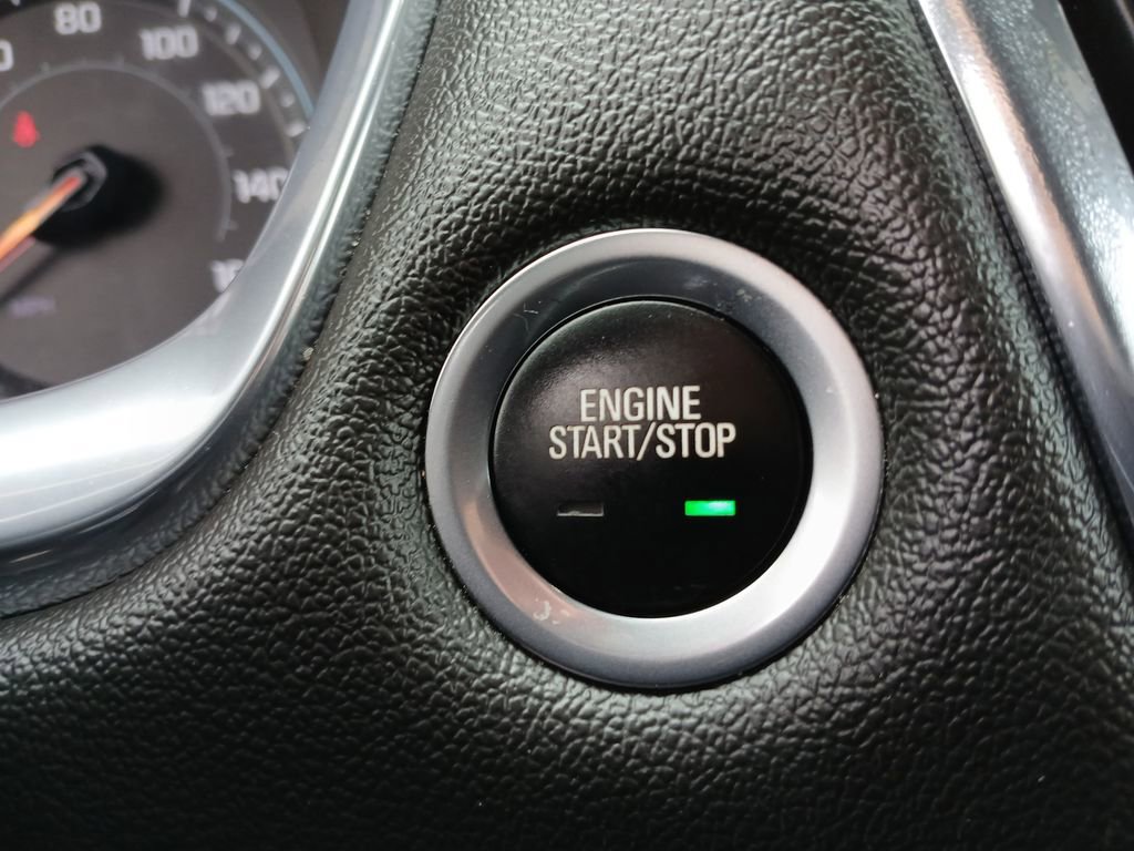 Used 2023 Chevrolet Traverse RS image 17