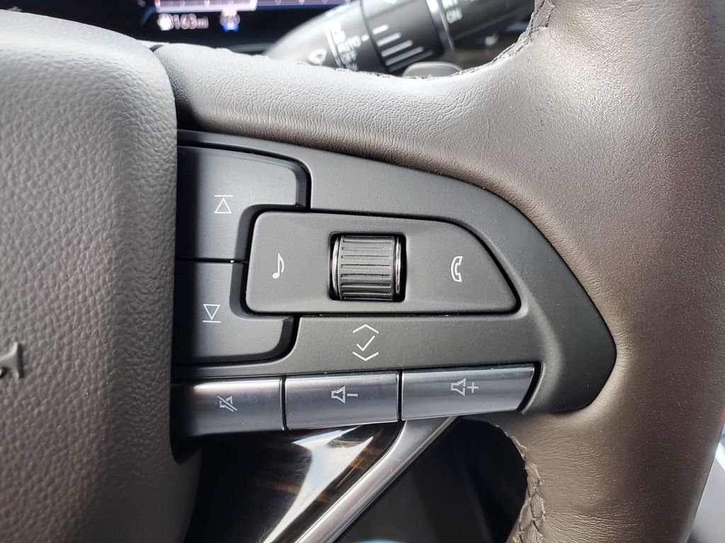 Used 2024 Cadillac Escalade Sport w/ LPO, ONYX Package image 23