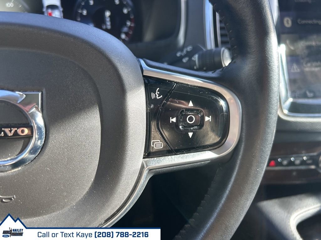 Used 2016 Volvo XC90 T6 Momentum w/ Momentum Plus Package image 27