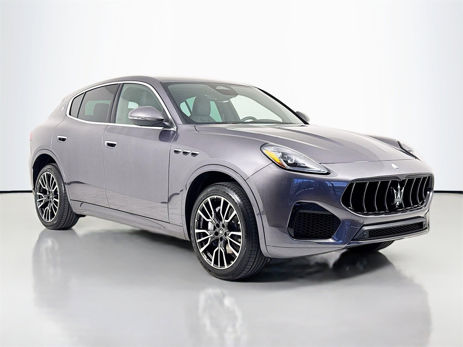 New 2025 Maserati Grecale GT