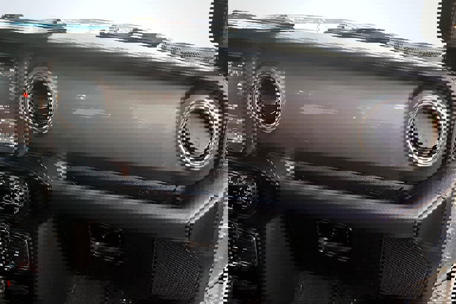 Used 2023 Jeep Wrangler Sahara image 24