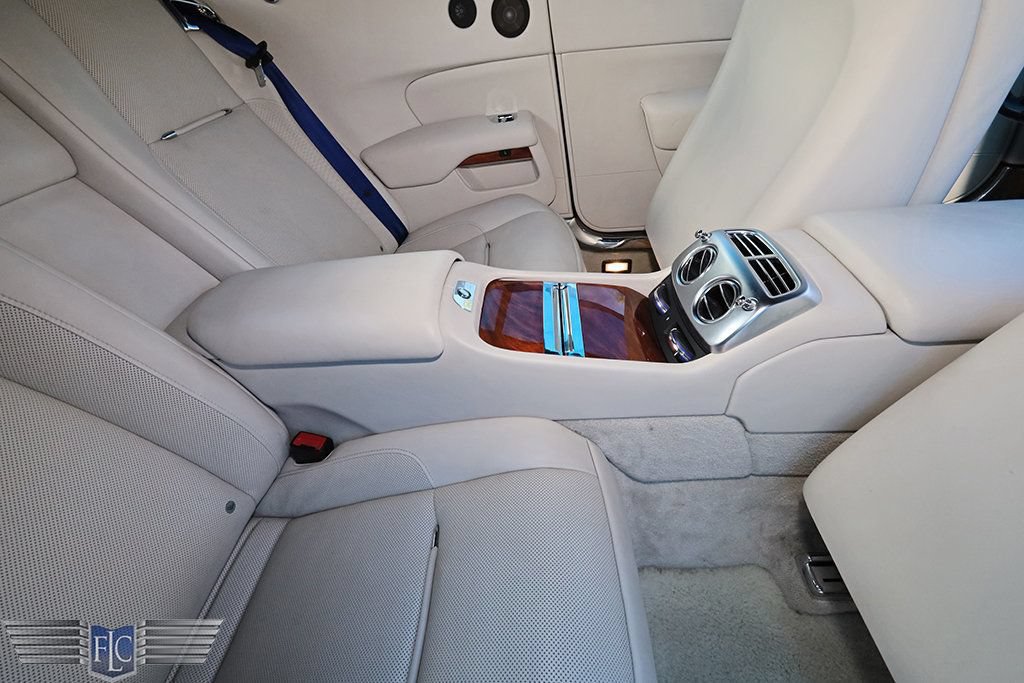 Used 2016 Rolls-Royce Dawn RWD image 19