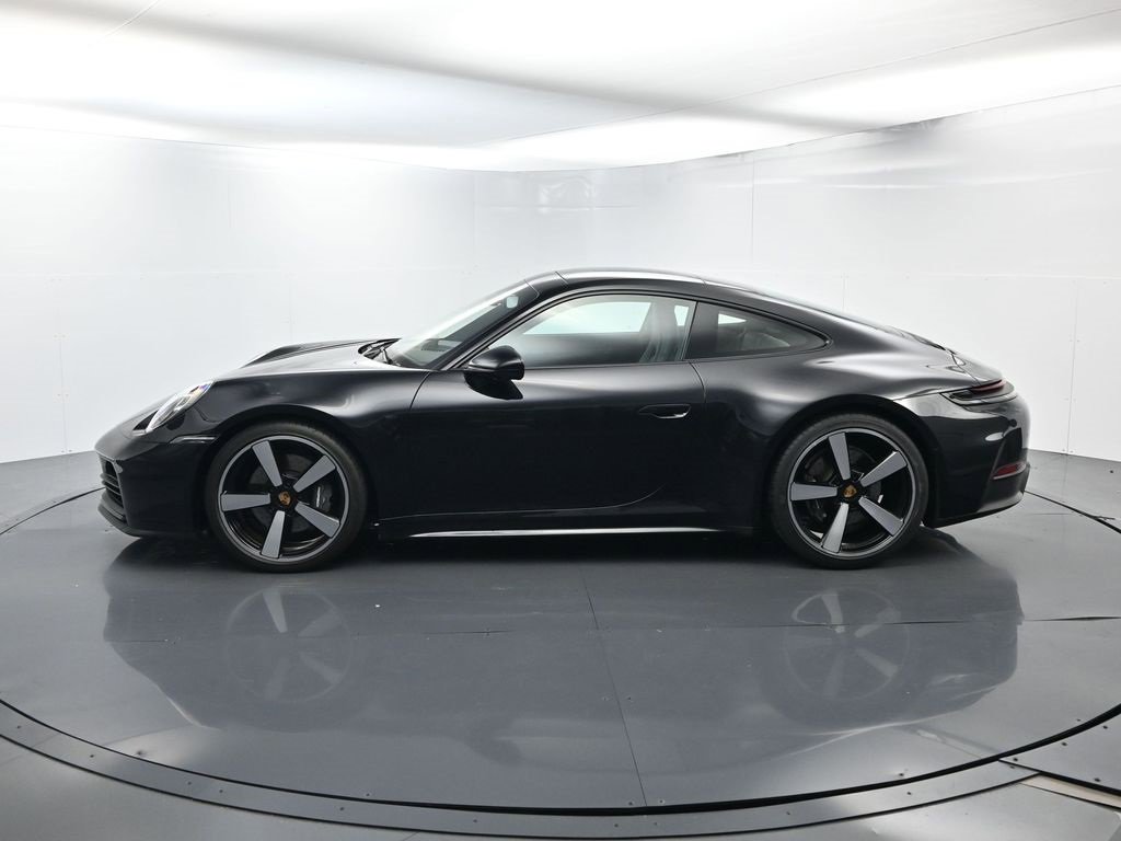 Used 2025 Porsche 911 Carrera w/ Premium Package image 2