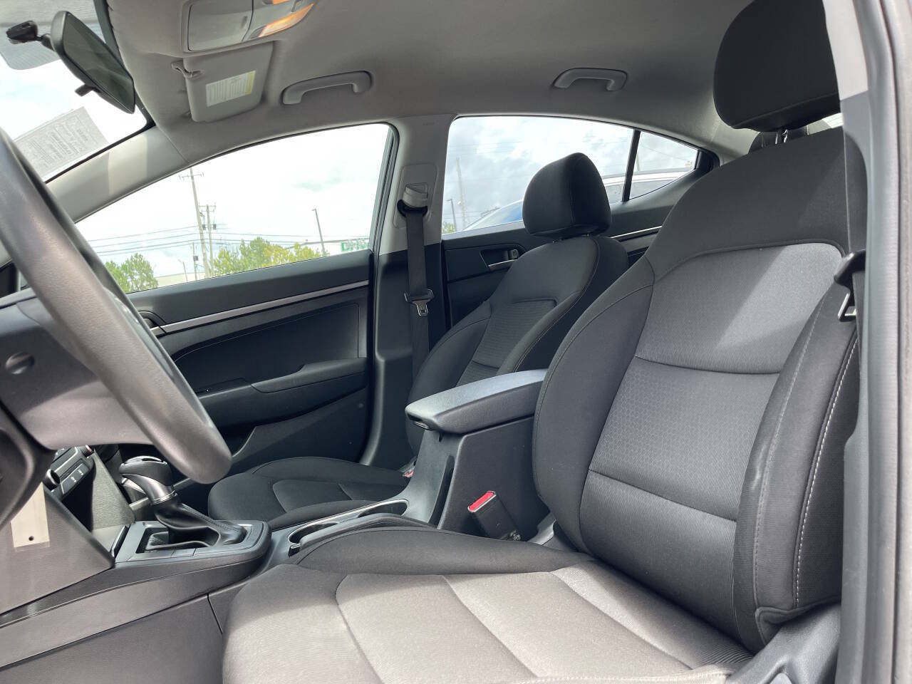 Used 2018 Hyundai Elantra SE FWD image 8