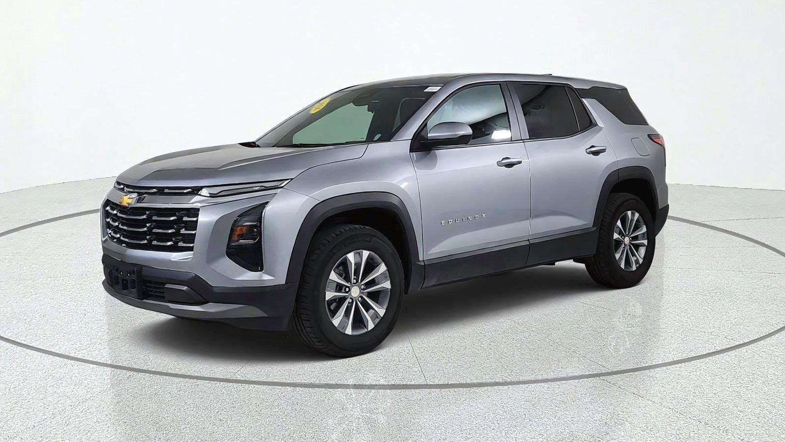 Used 2026 Chevrolet Equinox LT w/ Convenience Package II AWD/4WD image 3