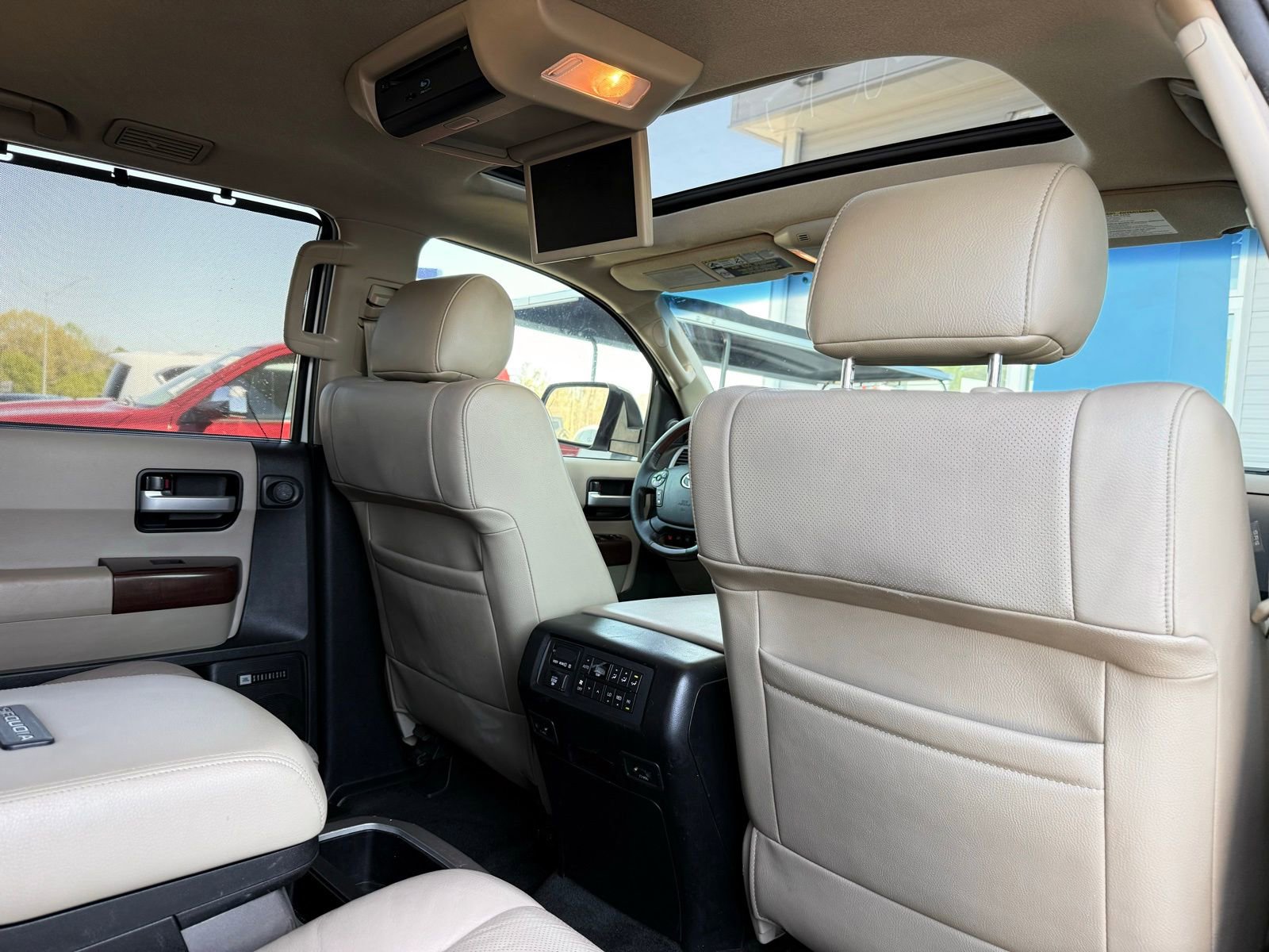 Used 2013 Toyota Sequoia Platinum image 36