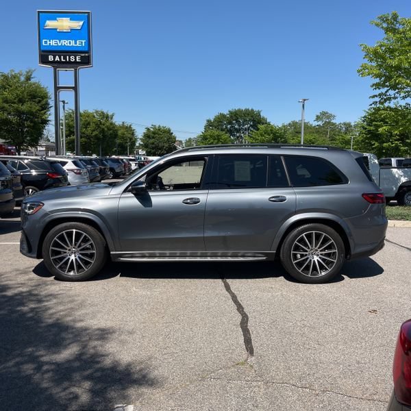 Used 2025 Mercedes-Benz GLS 580 4MATIC image 3