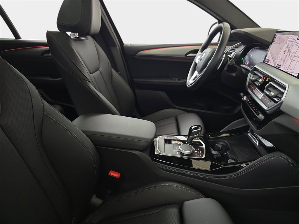 Used 2025 BMW X4 xDrive30i image 11