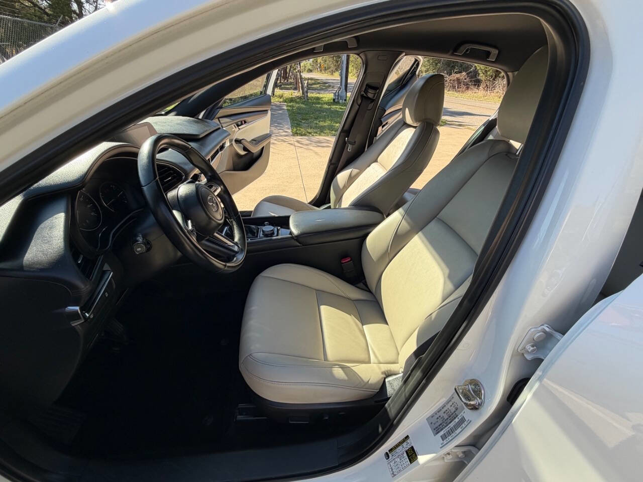 Used 2019 MAZDA MAZDA3 Hatchback w/ Preferred Package image 23