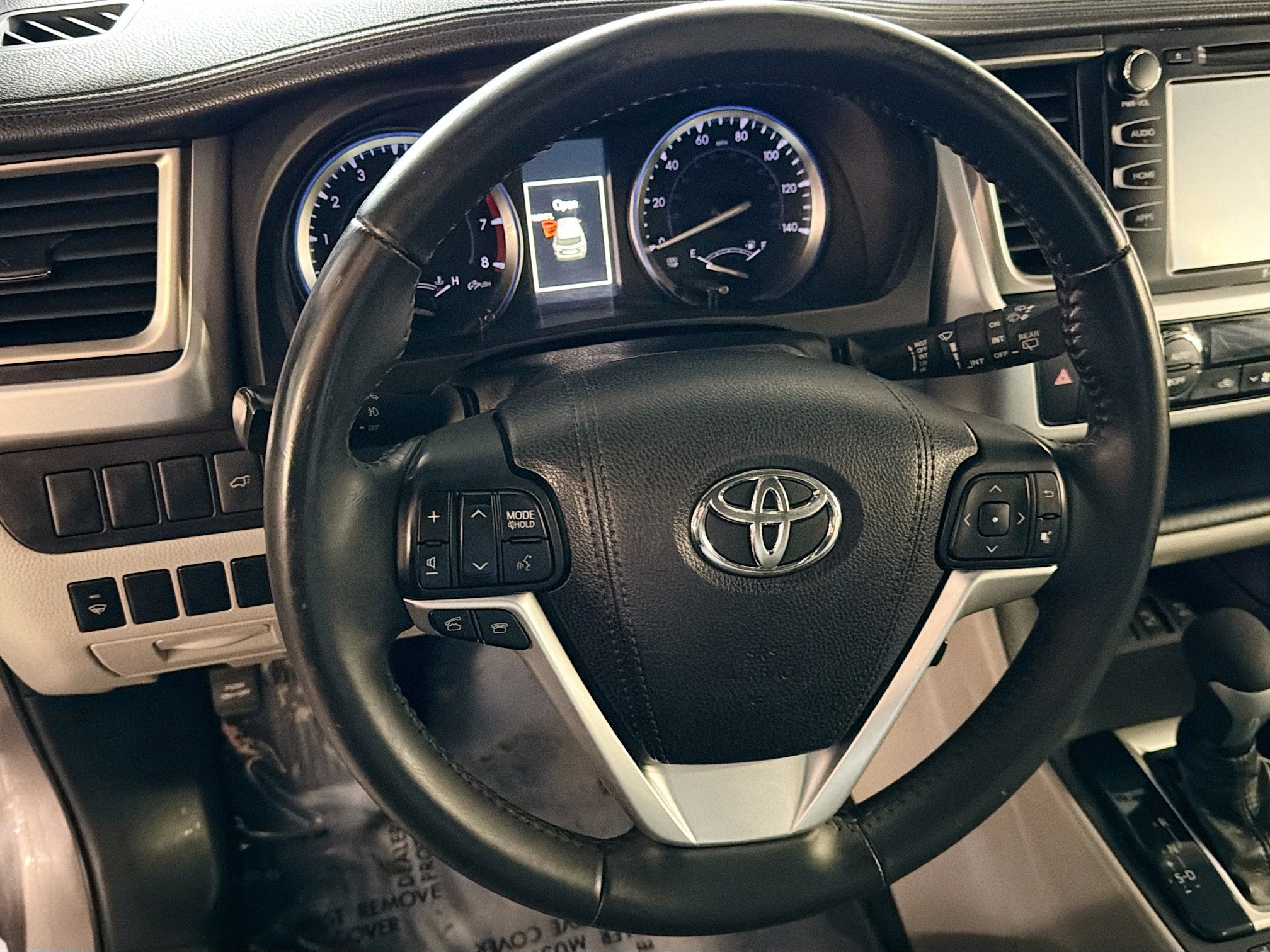 Used 2016 Toyota Highlander XLE AWD/4WD image 17