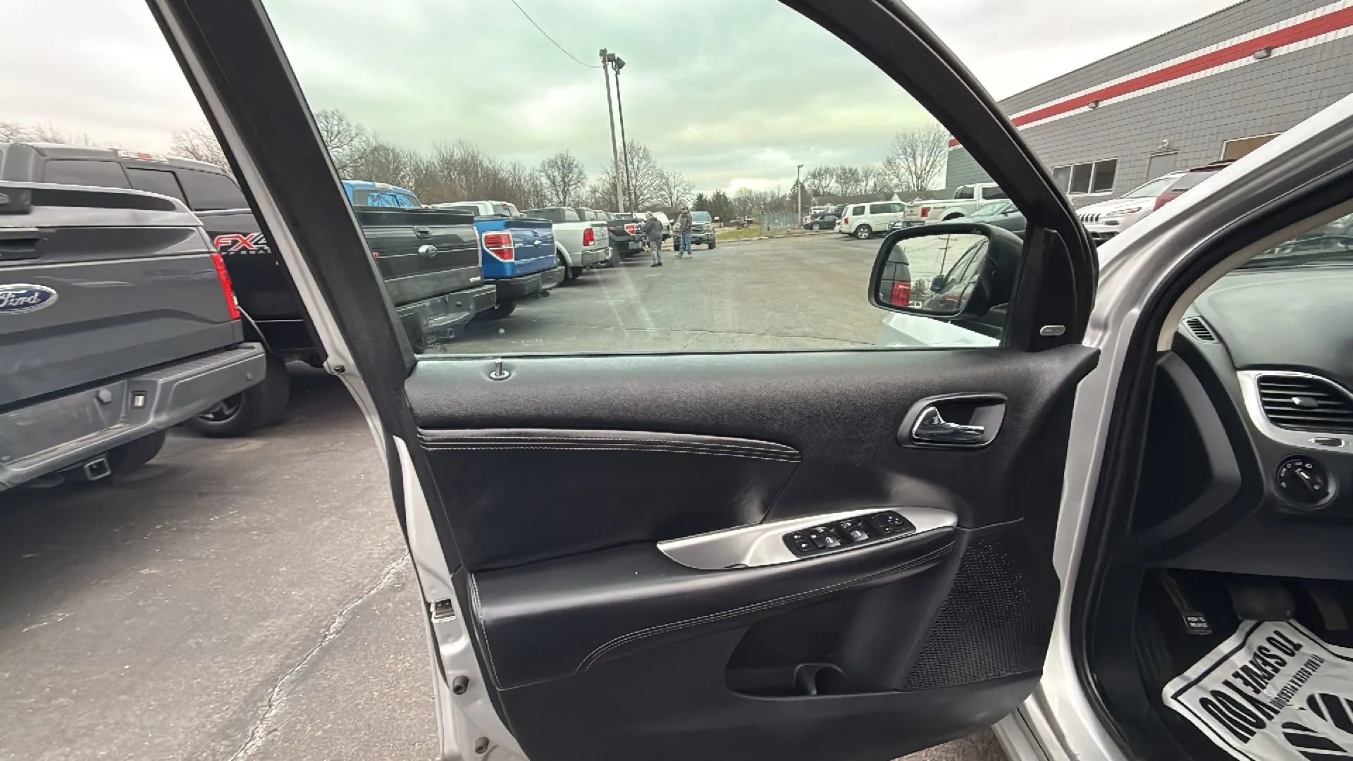 Used 2011 Dodge Journey Lux w/ Flexible Seating Group image 10