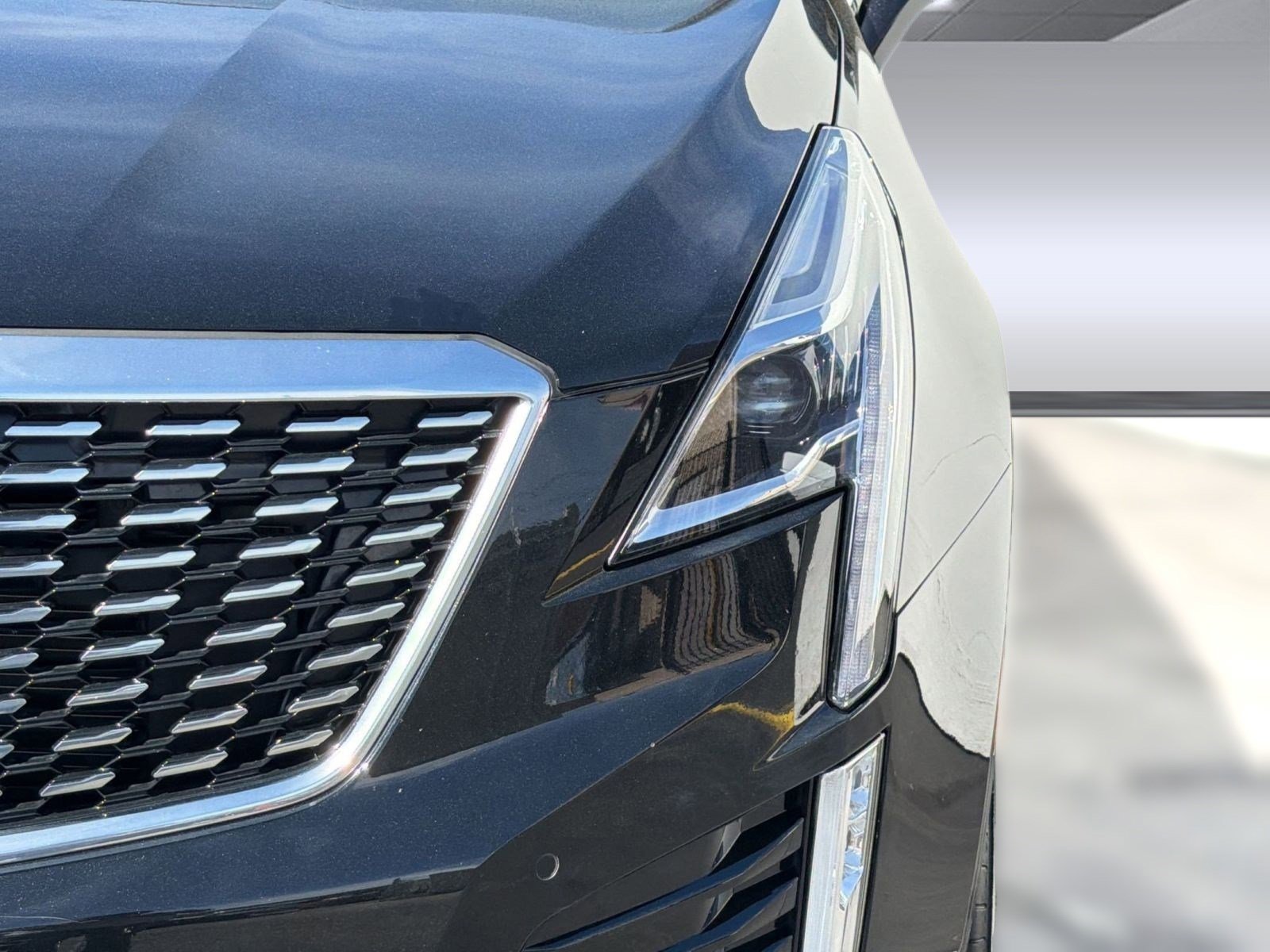 Certified 2023 Cadillac XT5 Luxury w/ LPO, Floor Liner Package image 9