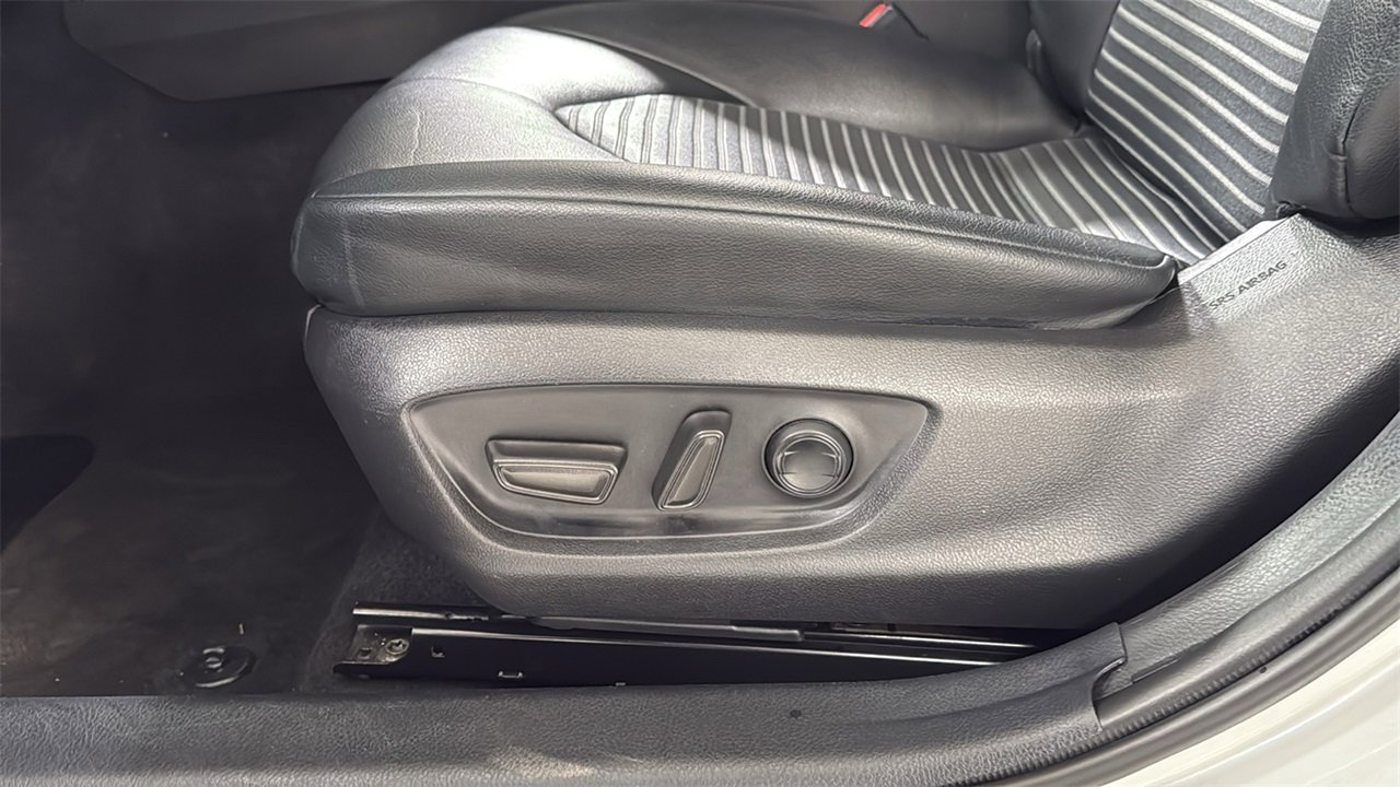 Certified 2022 Toyota Camry SE image 22