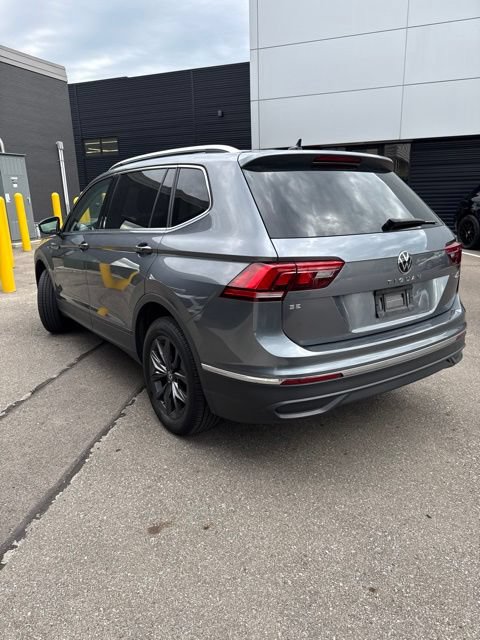 Used 2023 Volkswagen Tiguan SE AWD/4WD image 3