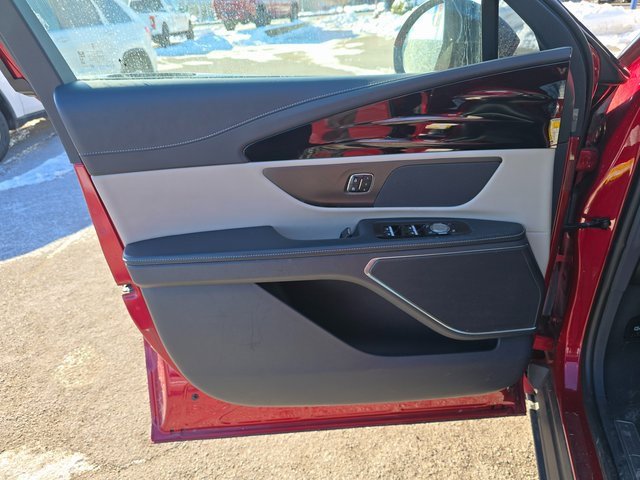 Used 2024 Lincoln Nautilus Reserve image 10