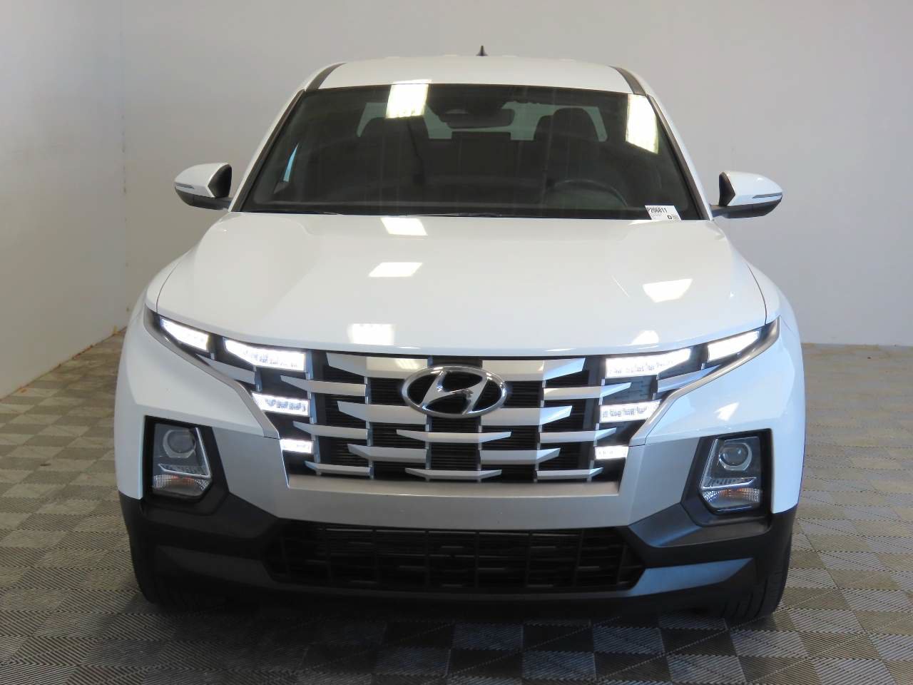 Used 2022 Hyundai Santa Cruz SEL w/ Cargo Package FWD image 2